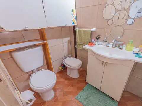 VENTA CASA DE FRENTE ROQUE SAENZ PEÑA CON COCHERA