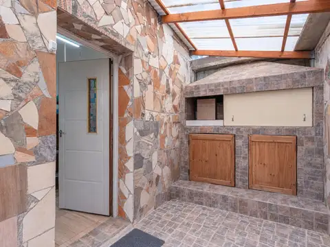 Casa 4 ambientes con 1 baño