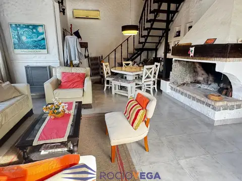 Casa 4 ambientes con 2 baños