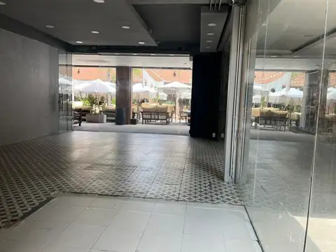 Excelente local en venta en PB en Las Piedras, Pilar