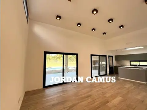 Casa Unifamiliar a Estrenar en San Matías – Excelente
