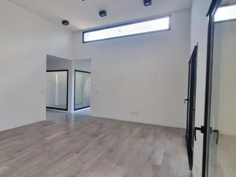 Casa Unifamiliar a Estrenar en San Matías – Excelente