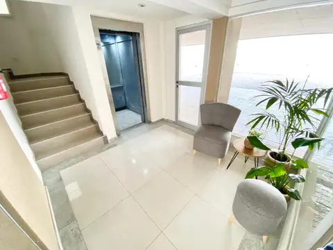 Rivadavia 19900, Piso 1