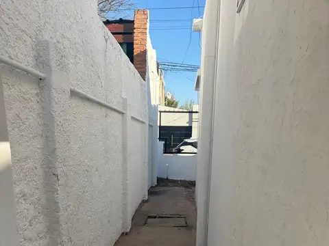 Casa 2 ambientes con 1 baño