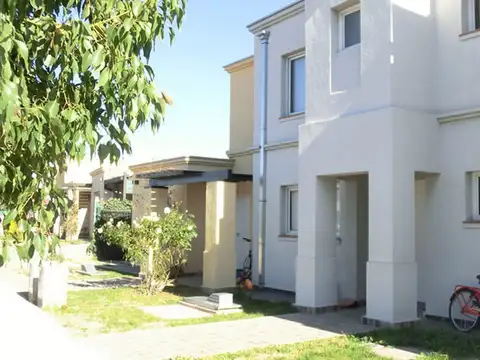 VENTA DUPLEX 3 DORMITORIOS PUNTA LAGO MAIPU