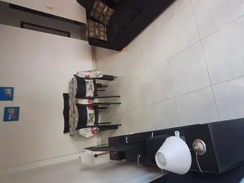 11 septiembre 2700, Piso 1