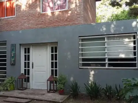 Casa en venta - 3 Dormitorios 1 Baño - Local - Pinamar