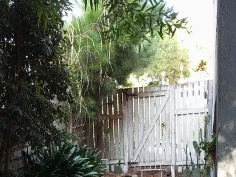 Casa 5 ambientes con 1 baño