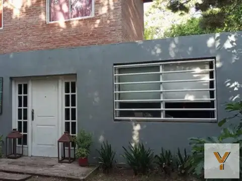 Casa en venta - 3 Dormitorios 1 Baño - Local - Pinamar