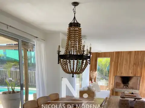 Casa 4 ambientes con 3 baños