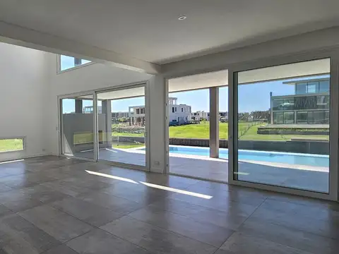 Casa en Alquiler al Este