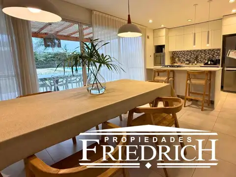 Casa 5 ambientes con 3 baños