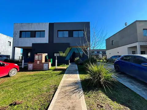 Alquiler Barrio El Aljibe Casa 3 amb. + escritorio 100