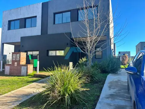 Casa Dúplex  en Alquiler en El Aljibe, Pilar, G.B.A. Zona Norte