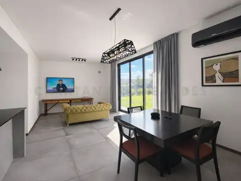 Casa en Alquiler Amoblada Funes