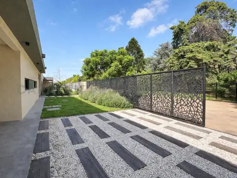 Casa en Alquiler Amoblada Funes
