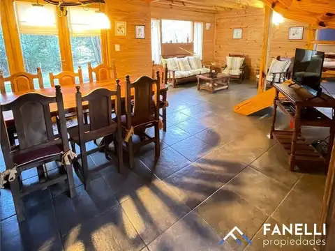 Casa 4 ambientes con 2 baños