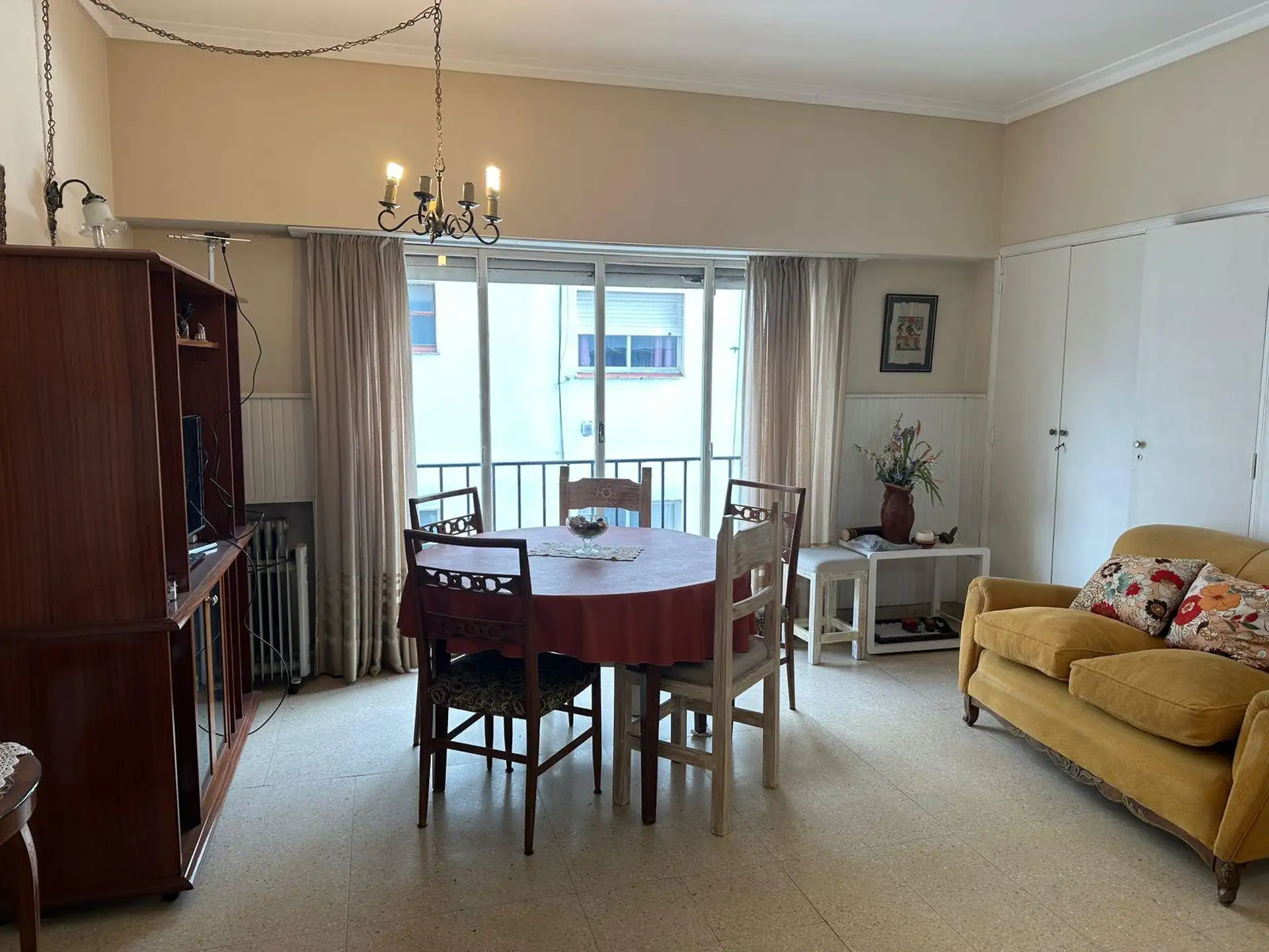 Depto 3 amb, 60m² con balcón francés — La Rioja