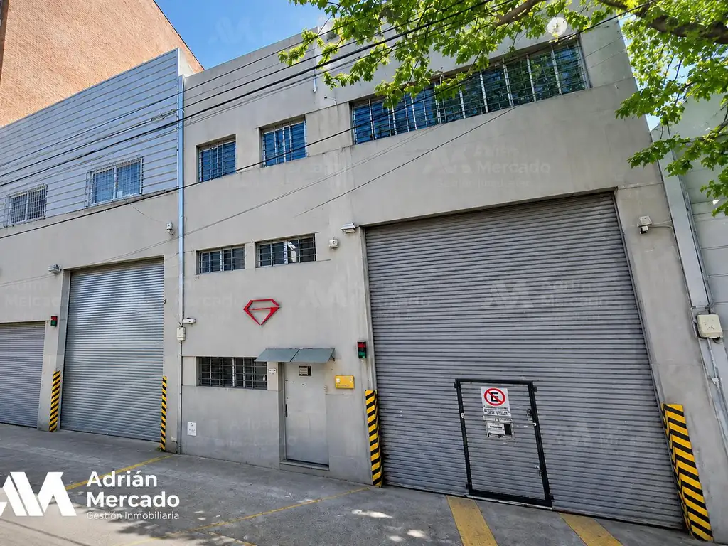 Tres Arroyos al 200, Villa Crespo. Deposito 1400 mts2