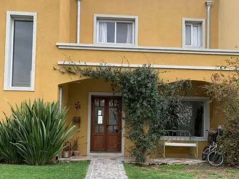 PERMANENTE Bo.Cerr. Los Olivares | 3 dorm - Pileta - GALERIA