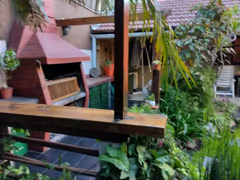 Casa en venta en Mataderos, sobre Av. Escalada