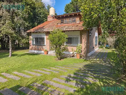 Venta Casa de 4 ambientes en Bosque Río Luján, Campana con quincho y piscina