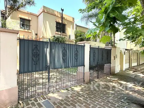 VENTA CASA  4 AMBIENTES BECCAR CON JARDIN PILETA Y QUINCHO, APTA CREDITO