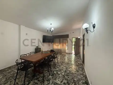 Piovano 3700, Piso 0