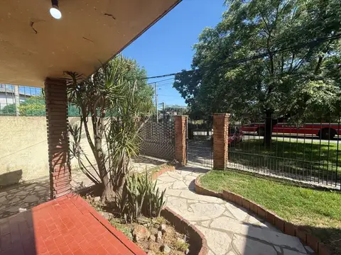 Oficina en Venta con 3 cocheras