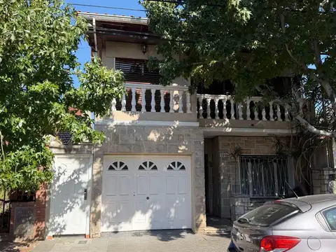 Chalet en 2 Plantas con Jardín