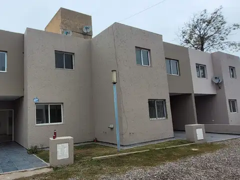 VENTA DUPLEX 3 DORMITORIOS ALTOS DE CLARET HOUSING