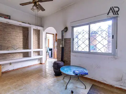 Casa 4 ambientes con 1 baño