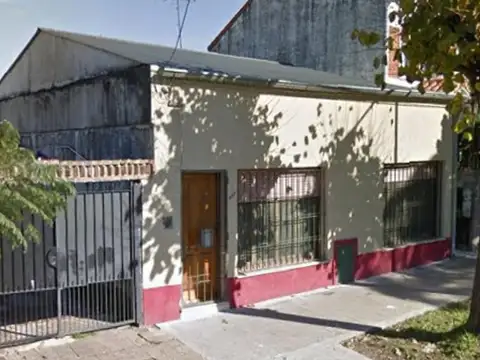 Casa 3 ambientes en muy buena ubicación!