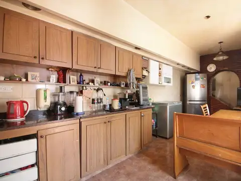 VENTA CASA 6 AMB - PATIO - TERRAZA - PARRILLA