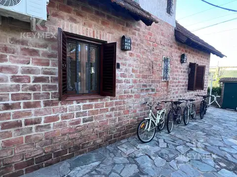 Casa en Venta con 4 cocheras