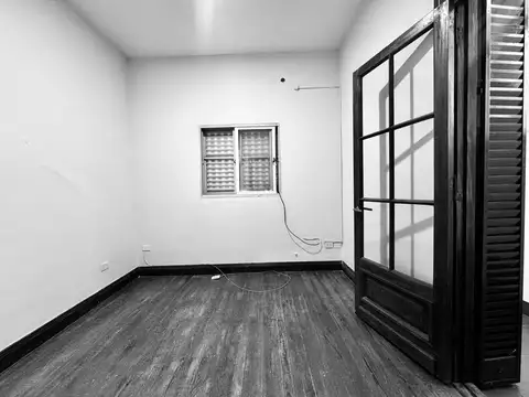Oportunidad/ Ideal para Deposito Oficina/ Zona Estratégica/Apto vivienda y Credito/Once.