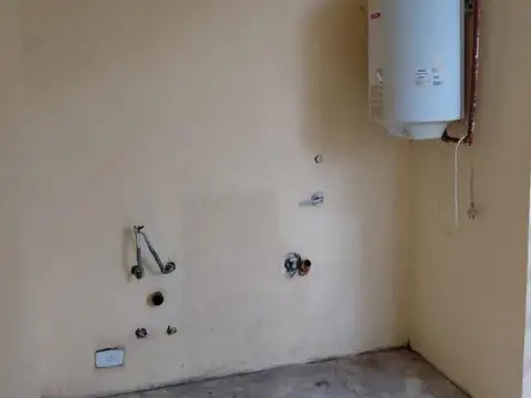 Casa 2 ambientes con 1 baño