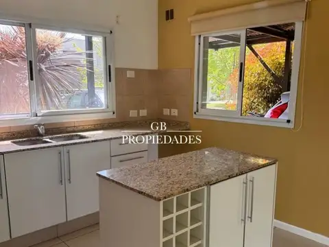 Casa en Alquiler al Norte