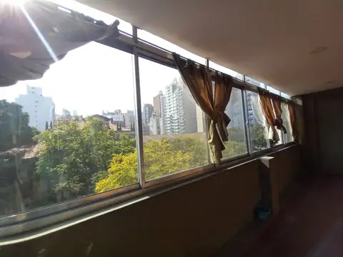 Hermoso , gran balcón , luminoso
