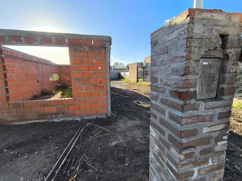 LOTE TERRENO CON EDIFICACIÓN A TERMINAR