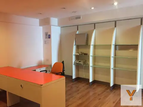 Oficina en venta - Recepción - Sala de Reuniones - Privados - Baño - 150Mts2 - San Nicolás