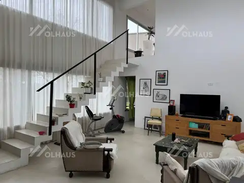 Casa 4 ambientes con 3 baños