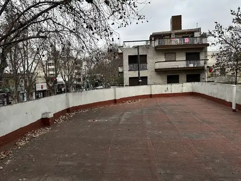 LOCAL DE 22 MTS2 y ESPACIO AEREO DE 125 MTS2