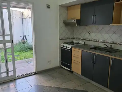 Depto Tipo Casa 4 ambientes con 1 baño