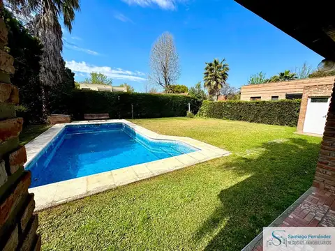 Casa en Venta con 2 cocheras