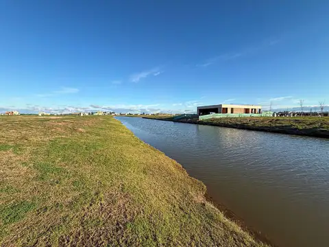 VENTA – Terreno en Barrio Privado Funes Lakes.