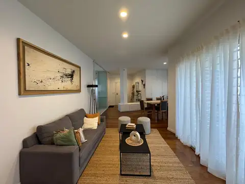 Casa en Alquiler con 1 cochera