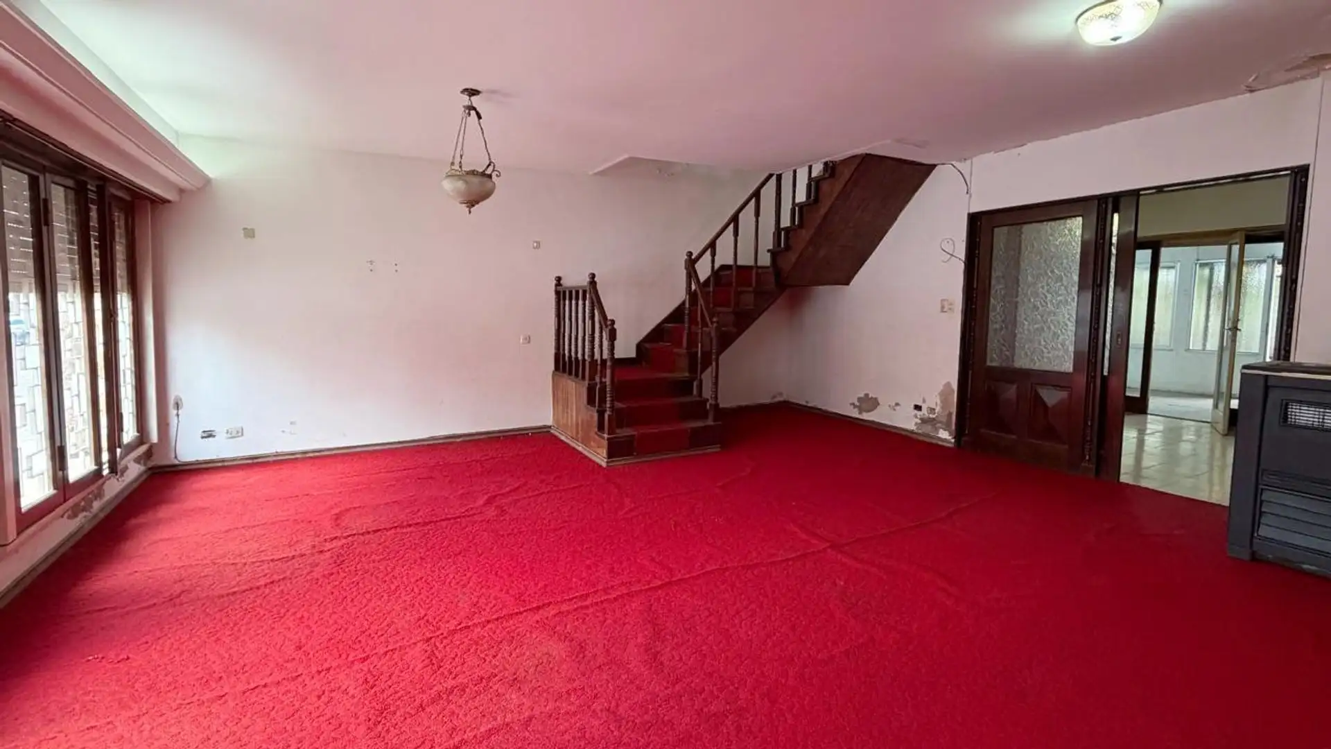 Venta casa 4 ambientes barrio Sarmiento pileta