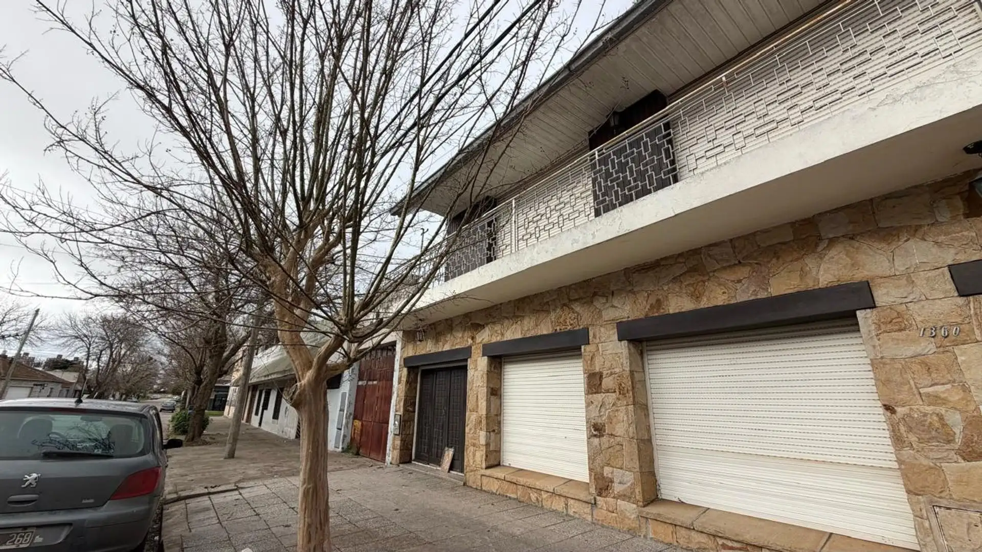 Venta casa 4 ambientes barrio Sarmiento pileta