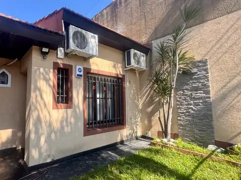 VENTA CASA 3 AMBIENTES PATIO Y COCHERA SAN JUSTO
